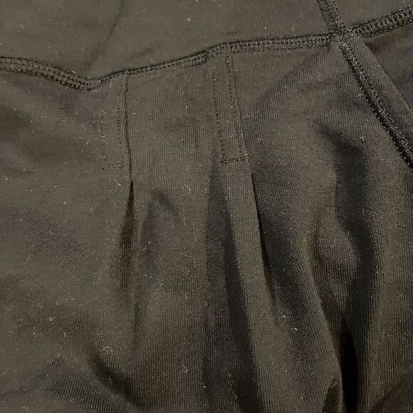 Lululemon Pleated Joggers Womens Size 8 Zip Pockets Cropped Stretch Knit Black‎ - Picture 5 of 6